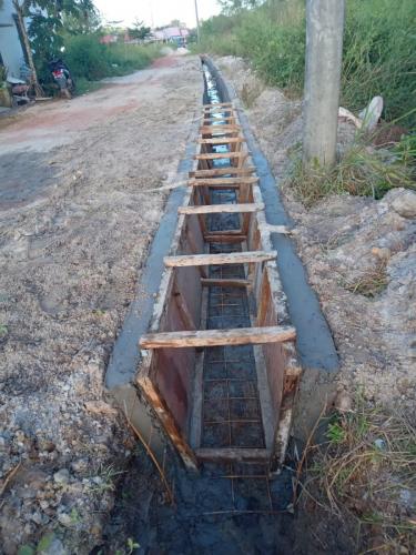 Pembangunan-Drainase-Jalan-Bunga-Desa-Dusun-Tanjung-Kubu-Desa-Air-Saga